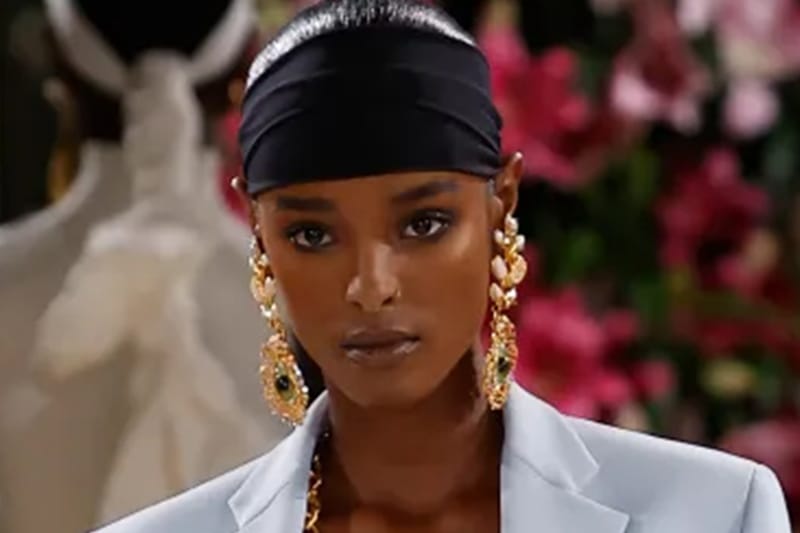 From the Runway to the Streets — The Black Headband Makes an Unexpected Return