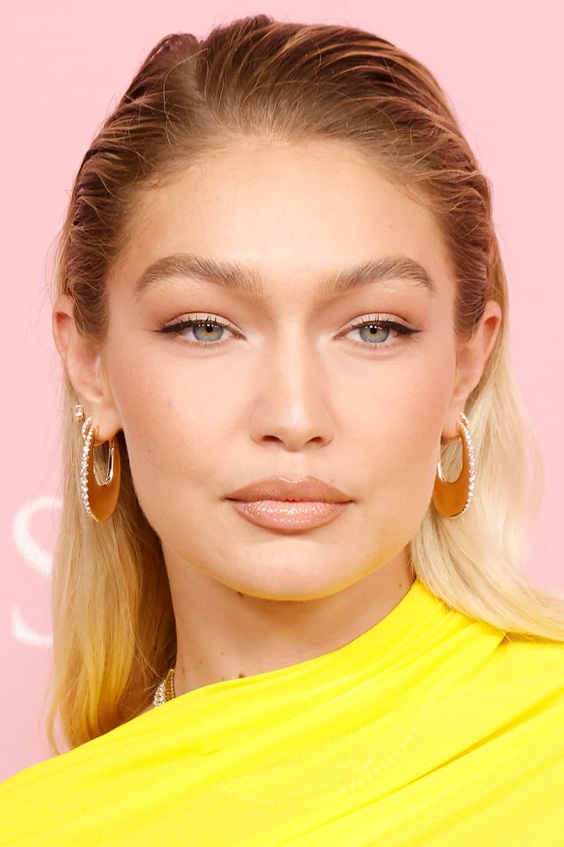 Gigi Hadid Shower Hair Hairstyle Paris Fashion Week Photos