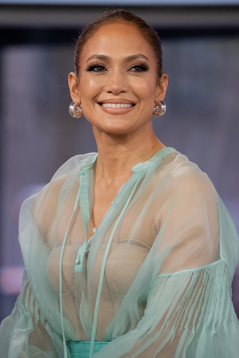 Jennifer Lopez Makeup Bold Lipstick Eyeshadow Photos Instagram