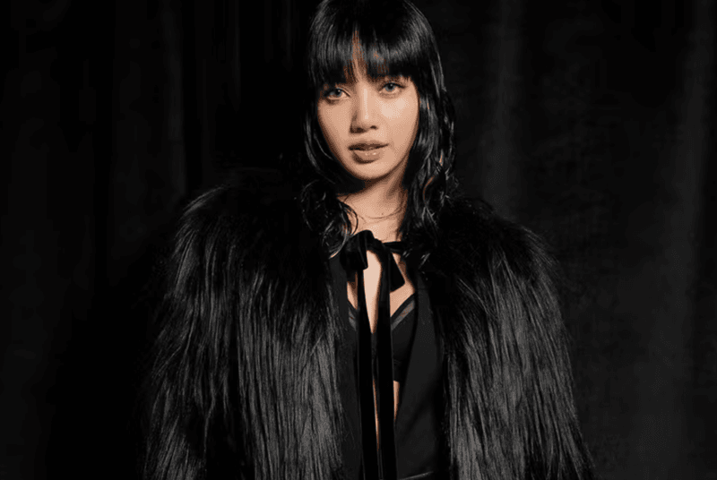 blackpink lisa weibo account cabaret show dance paris