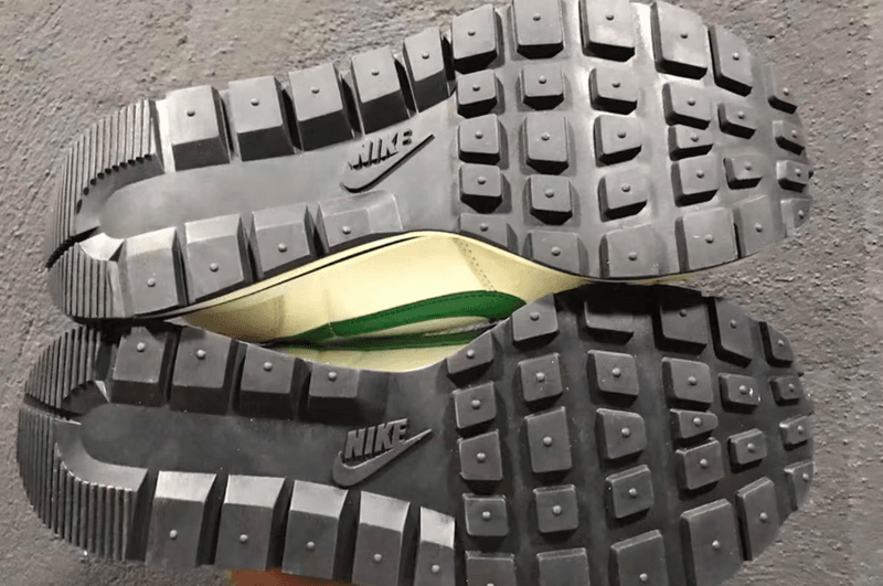 nike sacai sneaker waffle purple 