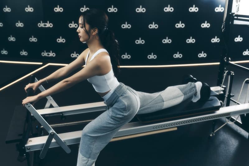 blackpink jisoo kpop artist alo yoga leggings bras activewear spring los angeles wellness meditation matcha 