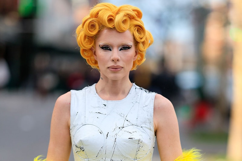 Julia Fox, Velveeta, Velveeta Gold Hair Dye, Hair dye, Hair, hairstyles 