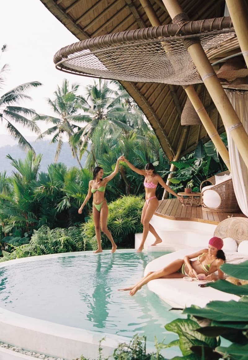 triangl bikini swimsuit girls body swim friends 