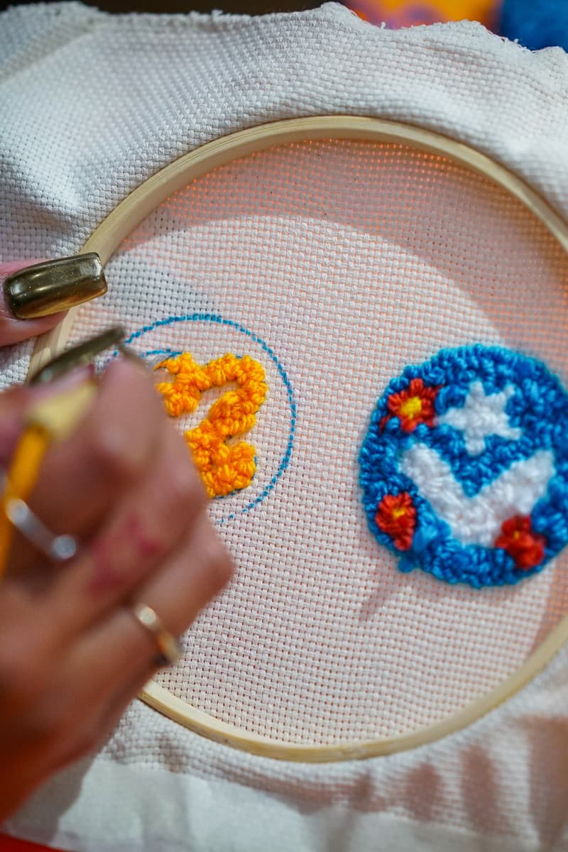 sneaker sisterhood converse offspring anniversary party workshop de luxe kats corner creative customization tufting keychains dj saint Ludo kings cross