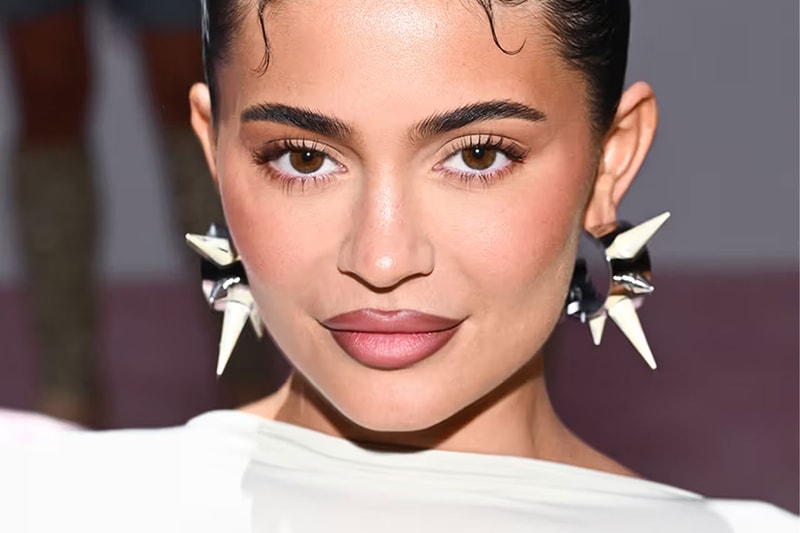 Kylie Jenner, Kylie Cosmetics, powder blush stick, makeup, blush, cosmic, beauty launch, 