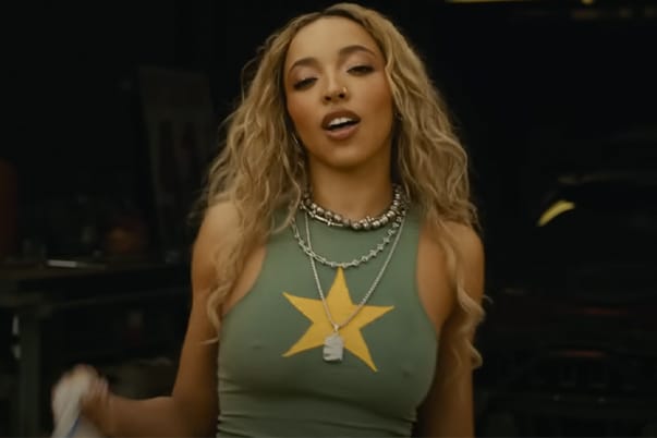 Tinashe's "Nasty" Sparks Hilarious Twitter Trend