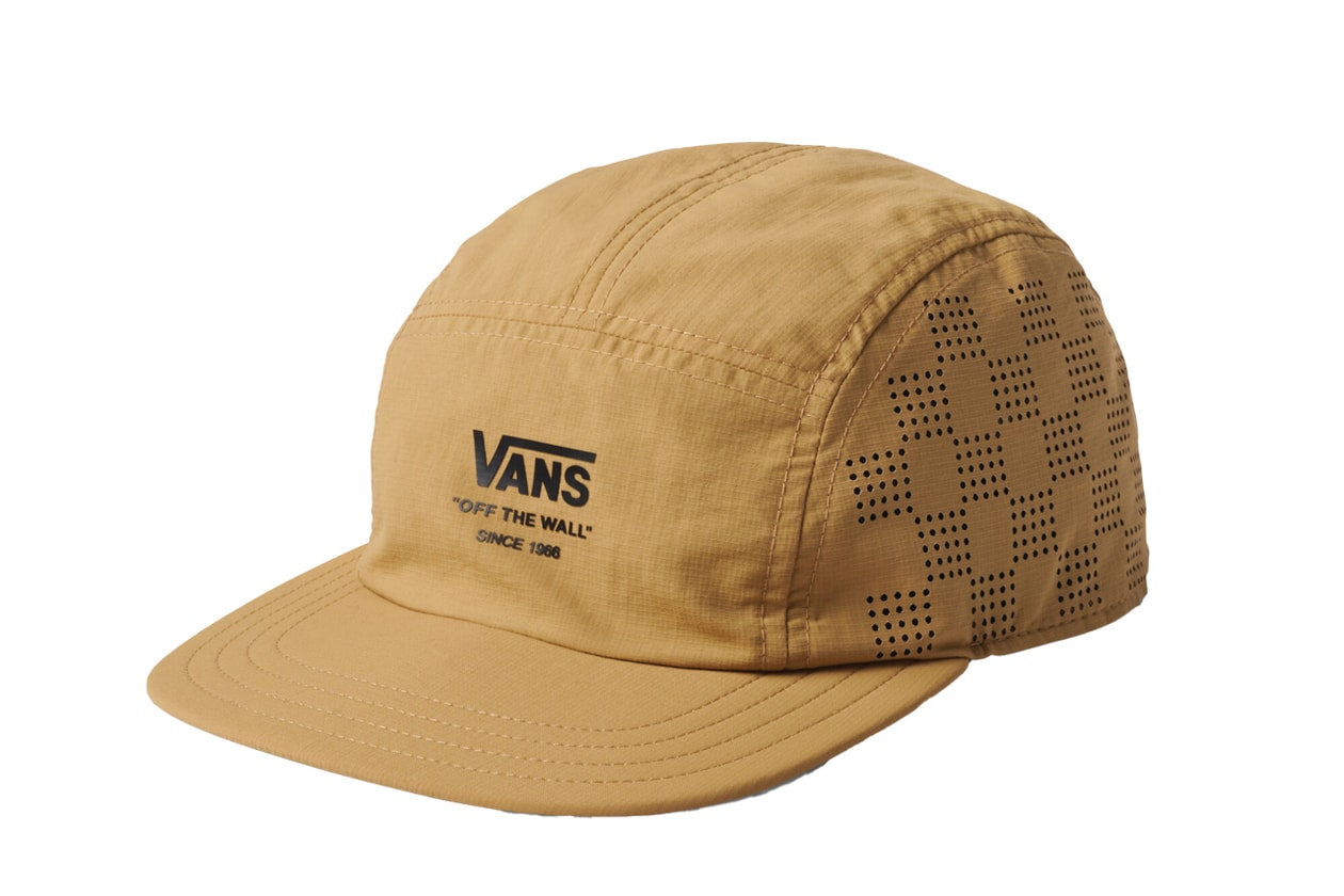 Belanja Vans Spring 2024 Line dan Ultrarange Neo VR3 4 van ultrarange neo vr3 musim semi 2024 line collection musim panas sneaker berkelanjutan peselancar gaya selancar atlet didorong desain di luar ruangan terinspirasi pakaian pakaian yang sesuai dengan set celana pendek tank rompi