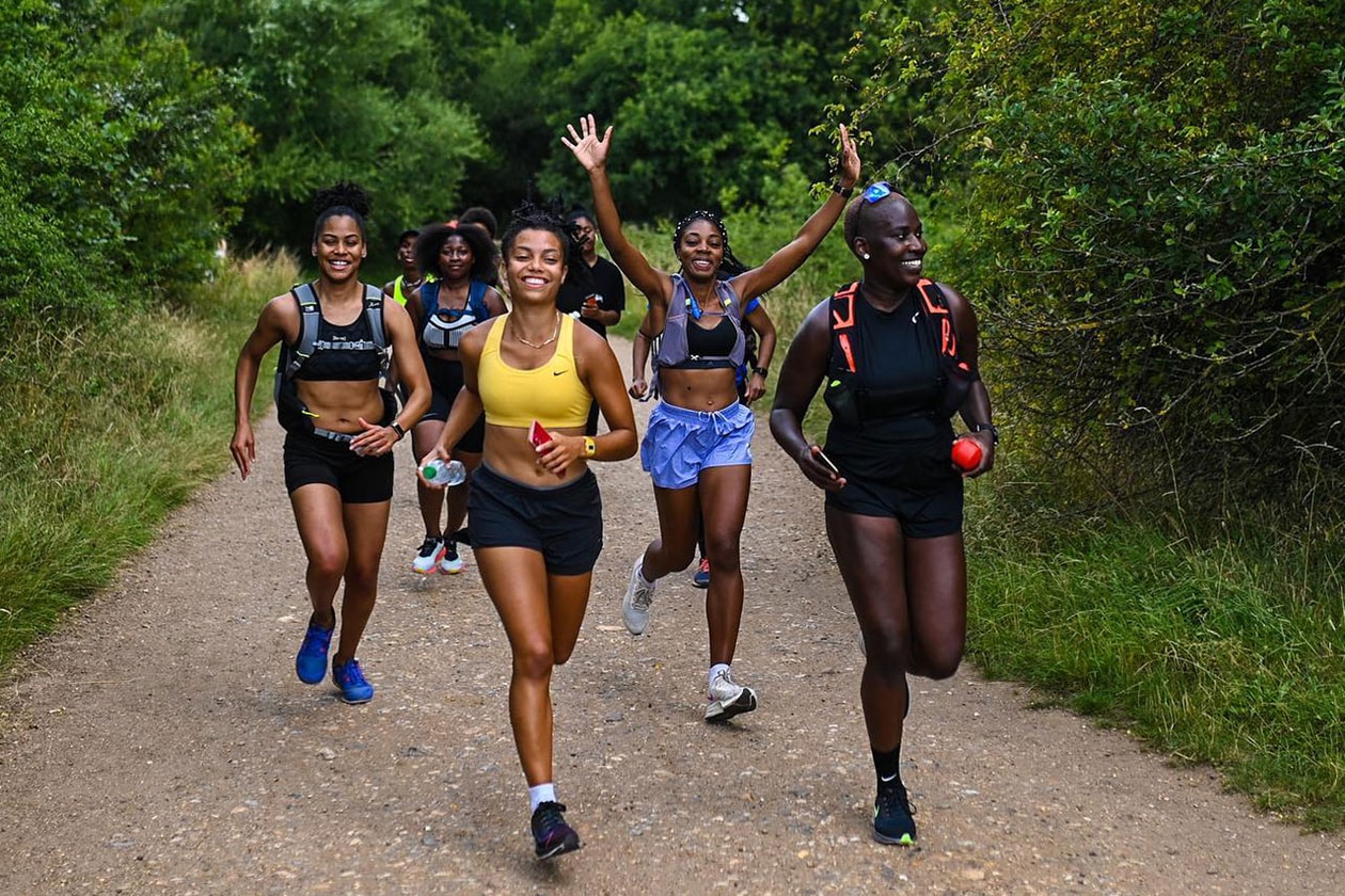 dora atim black women running trainer field forest nike shoes sneakers