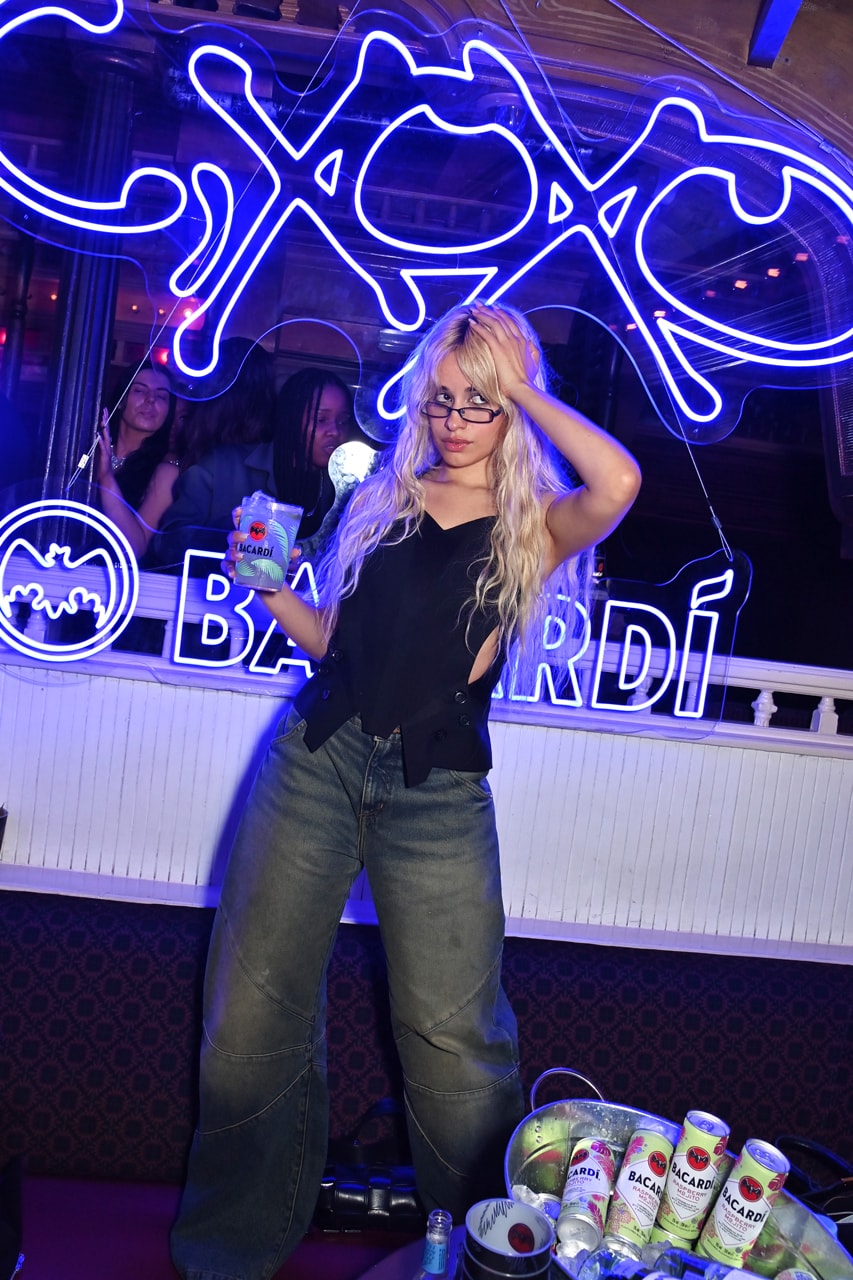 Camila Cabello Merayakan Ekspresi dengan BACARDÍ 1 Camila Cabello BACARDÍ kampanye kemitraan rum rasa Karibia C,XOXO pesta peluncuran album musik Do What Moves You platform