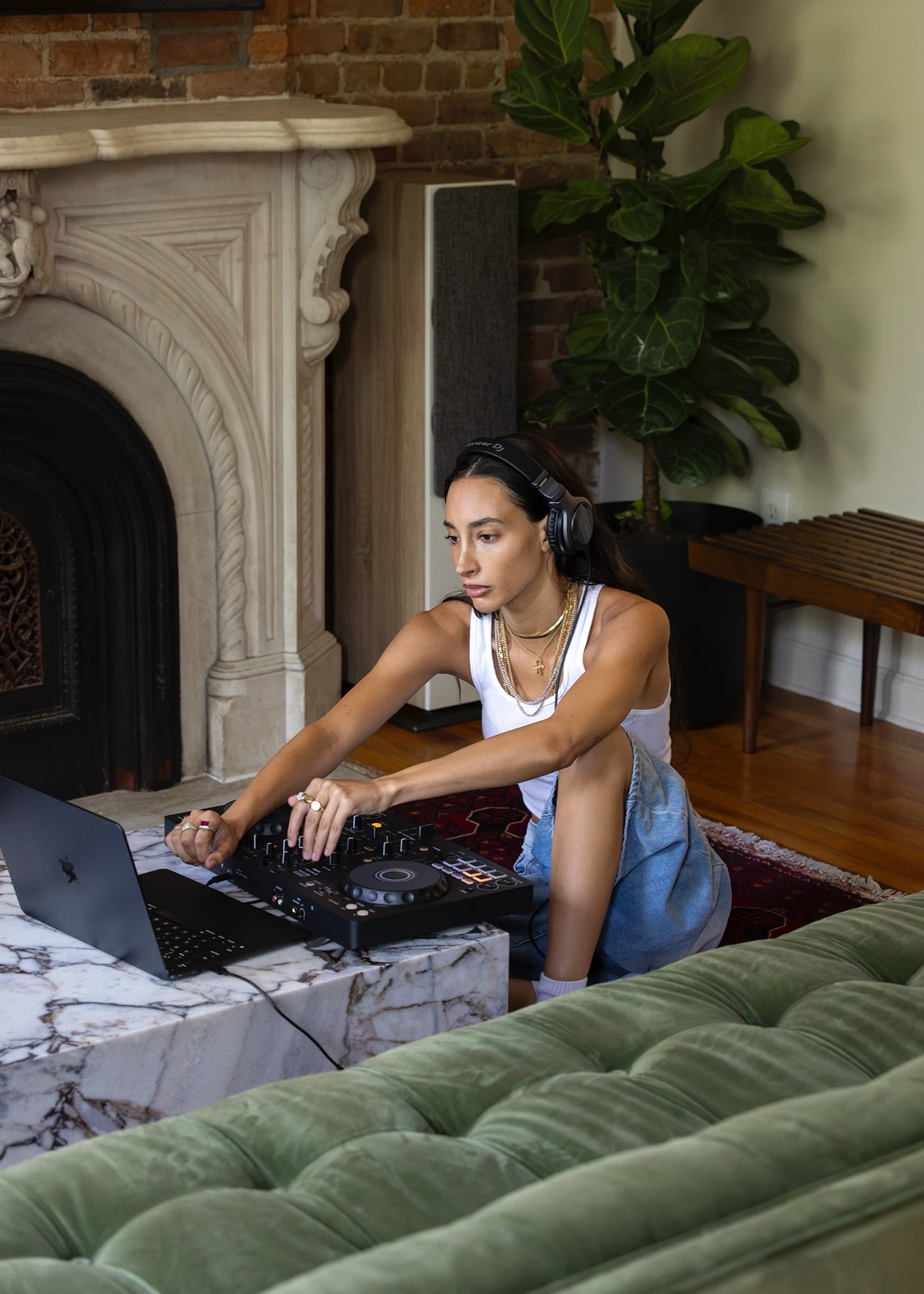 Rae Sada tentang Advokasi Seniman dan Menciptakan Industri yang Lebih Ramah 1 Rae Sada tentang Advokasi Seniman dan Menciptakan Industri Musik yang Lebih Ramah