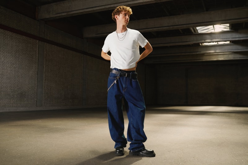 troye sivan boy jeans midriff torso baggy dancers group 