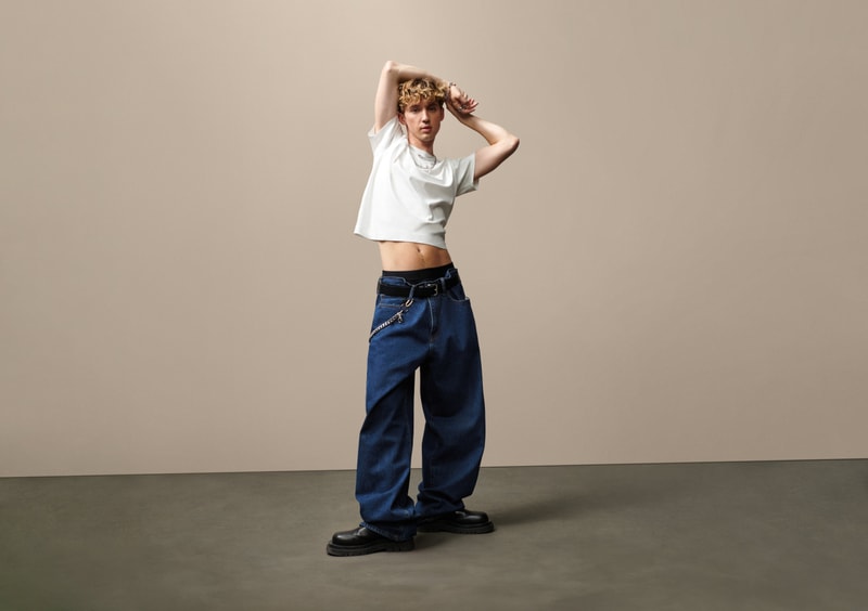 troye sivan boy jeans midriff torso baggy dancers group 