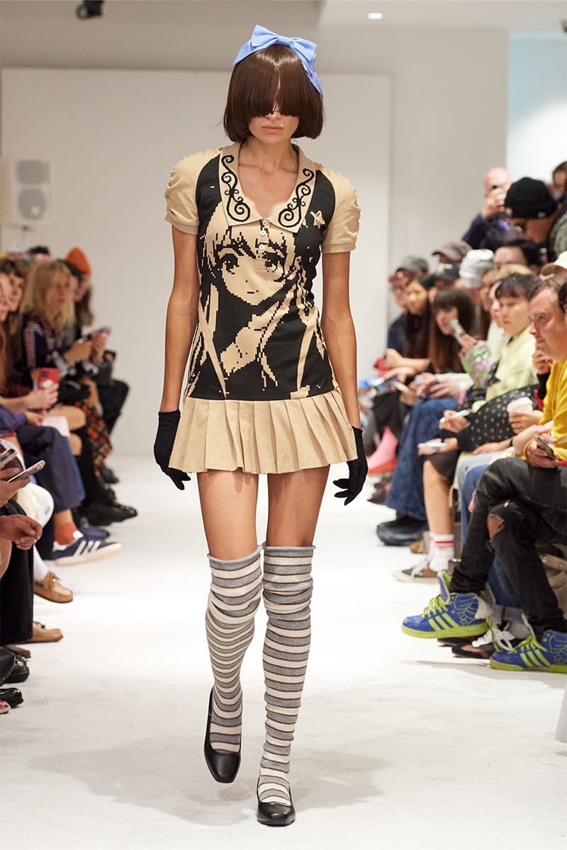 Ashley Williams, SS25, Runway fashion week models hair glasses blue bow wigs