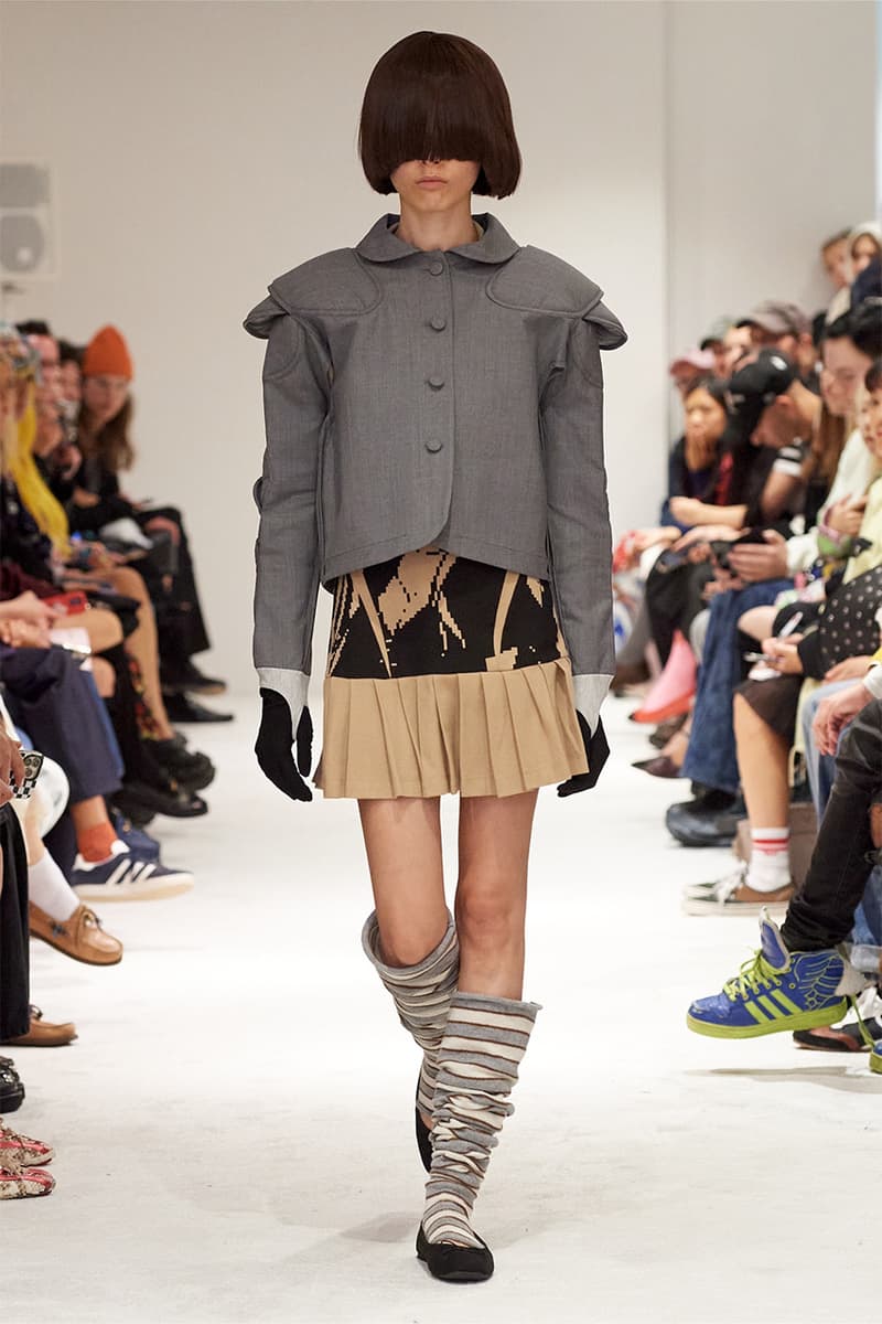 Ashley Williams, SS25, Runway fashion week models hair glasses blue bow wigs