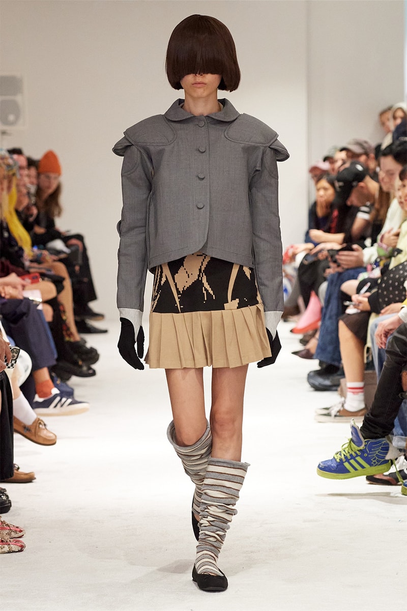 Ashley Williams, SS25, Runway fashion week models hair glasses blue bow wigs