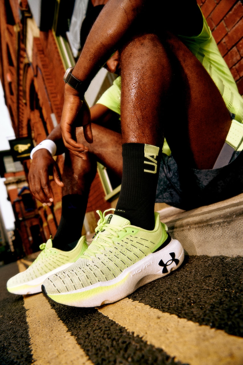 Mengapa Infinite Elite Under Armour Wajib Dimiliki Pelari 1 under armor infinity elite yaz johnson hermen dange running rubi deschamps sepatu daya tahan sneakers manchester liverpool london intelliknit incline hovr+ bantalan