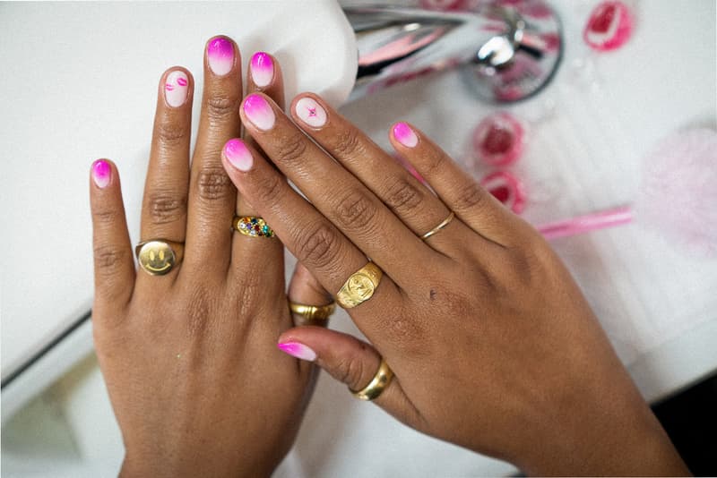 tinder dating app nail bar