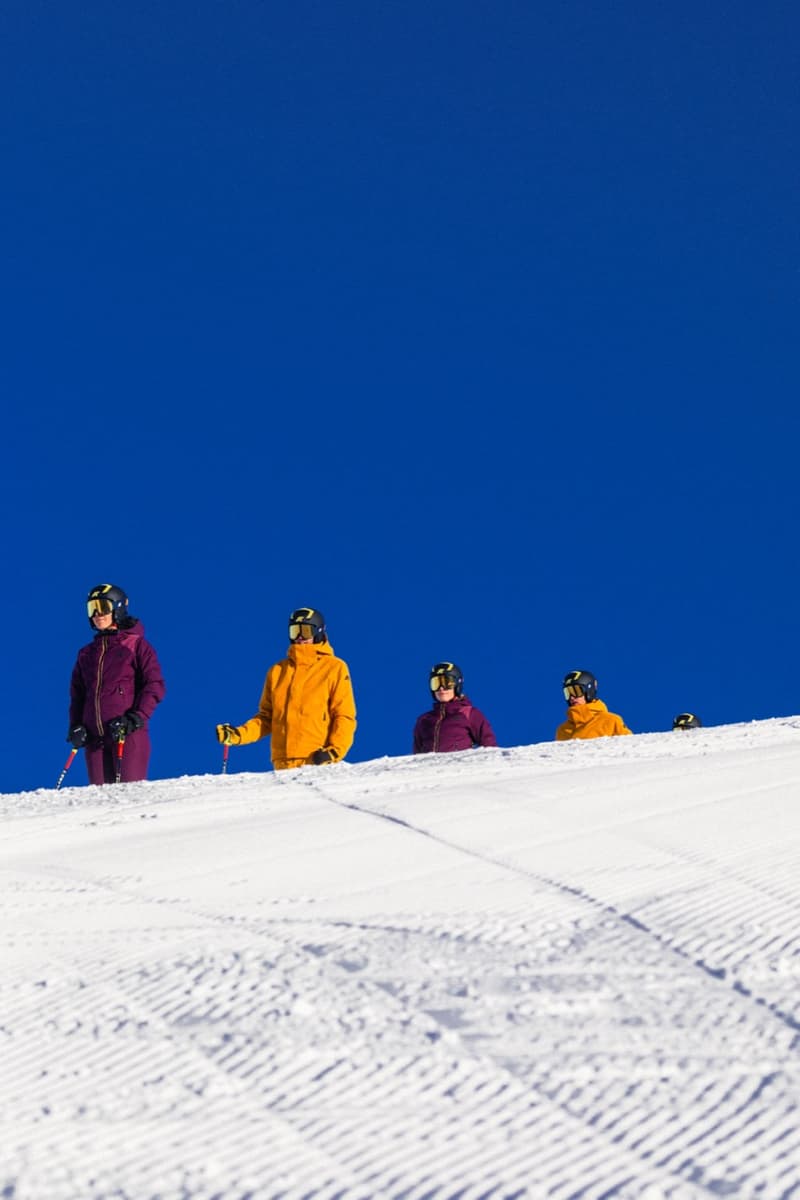 kway outdoor ski puffer snow people skiing purple yellow blue