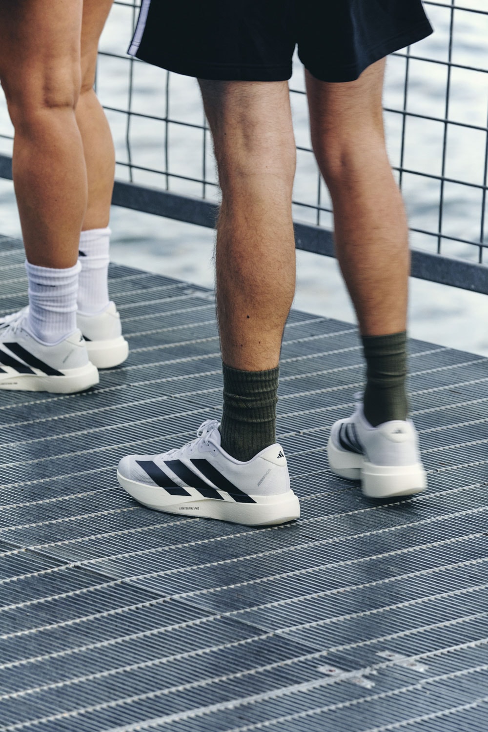 Belanja Sepatu Lari adidas Adizero Evo SL Hari Ini 1 adidas adizero evo sl sepatu lari hypebeast run club running fitur sepatu kets latihan olahraga speed-inspire siluet alas kaki performa rilis mode oktober februari 2025 2024