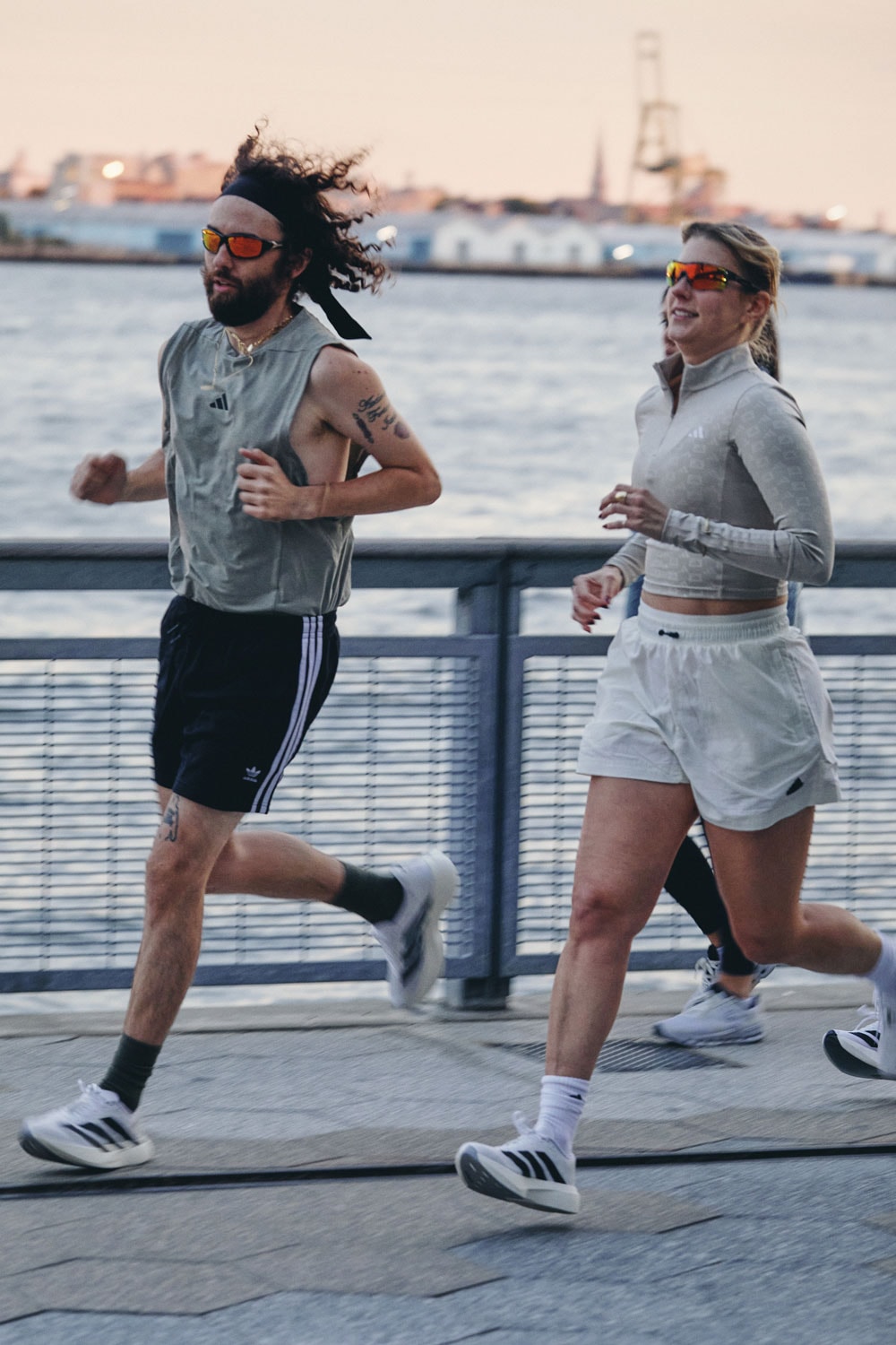 Belanja Sepatu Lari adidas Adizero Evo SL Hari Ini 2 adidas adizero evo sl sepatu lari hypebeast run club running fitur sepatu kets latihan olahraga speed-inspire siluet alas kaki performa rilis mode oktober februari 2025 2024