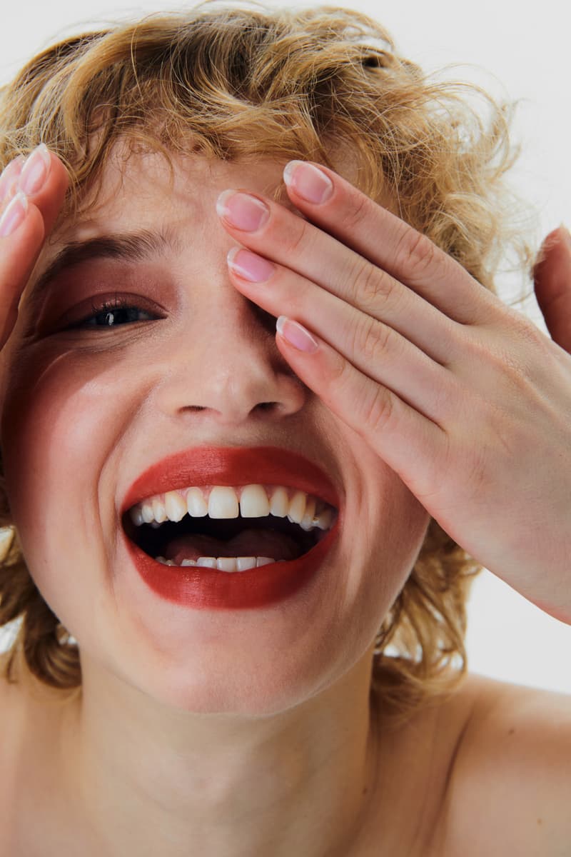 women with smokey eye and pink lipstick posing, les filles en rouge, french girl beauty, jeanne damas, rouje, makeup palette