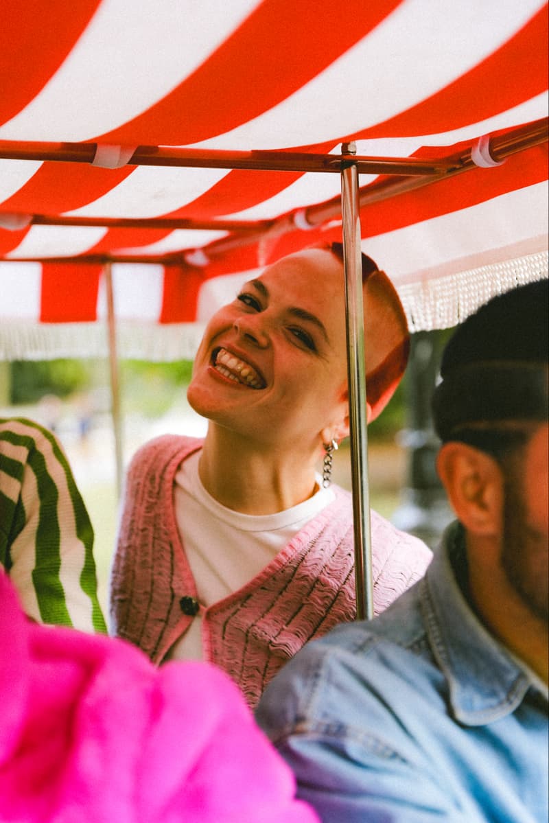 people with colorful haircuts sitting at a red table and smiling, candy crush, haircare 