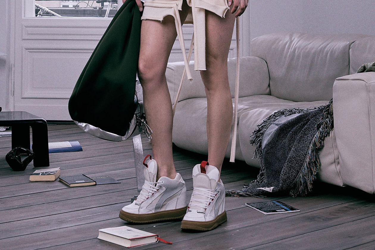 Atasan Tinggi dan Sepatu Bot Gulat Sedang Tren 4 adidas stella mccartney sepatu peachy den sepatu kets high top wedge pink