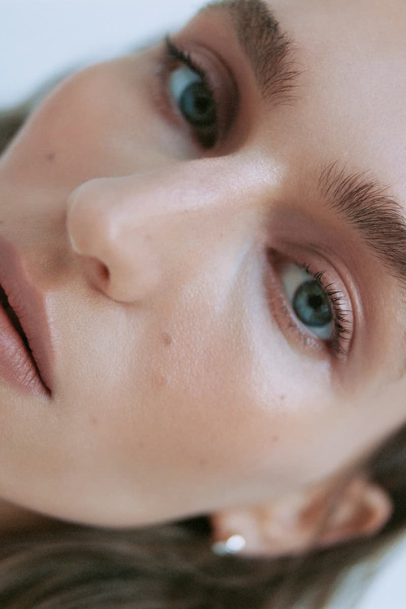 woman wearing manasi 7 new lip and eye defining pencil in the shade "nocturne," makeup, skincare, swedish beauty