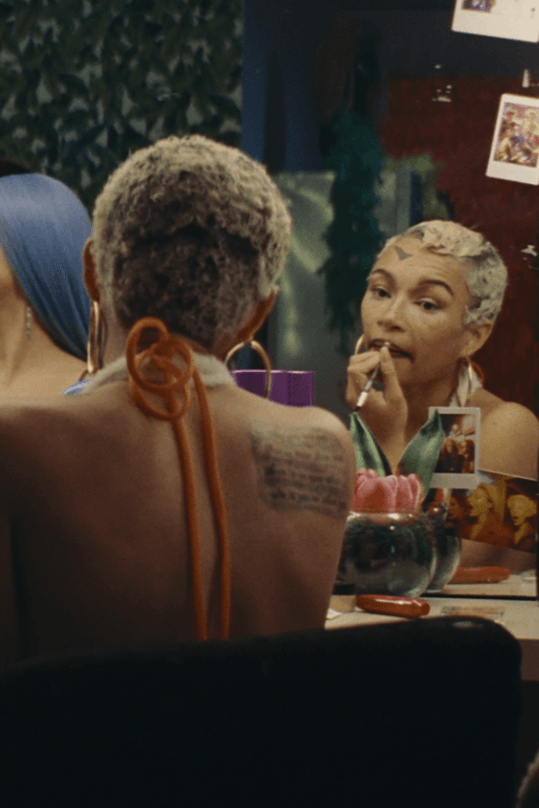 mikey madison dancing in the club in the film anora, makeup, annie johnson, special effects, movie 