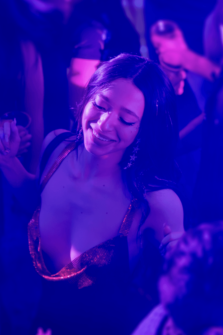 mikey madison dancing in the club in the film anora, makeup, annie johnson, special effects, movie 