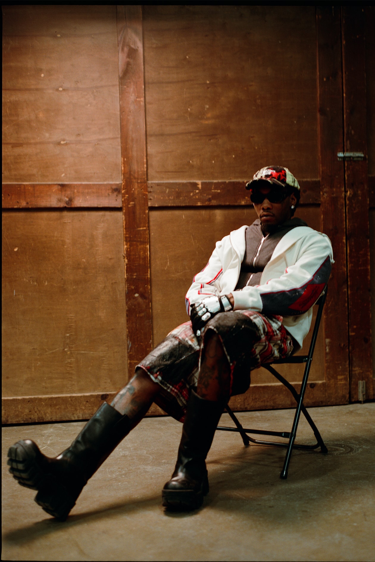 Model Anok Yai Tampil Memukau di Video Musik Baru Offset 1 berita video musik mengimbangi anok Yai