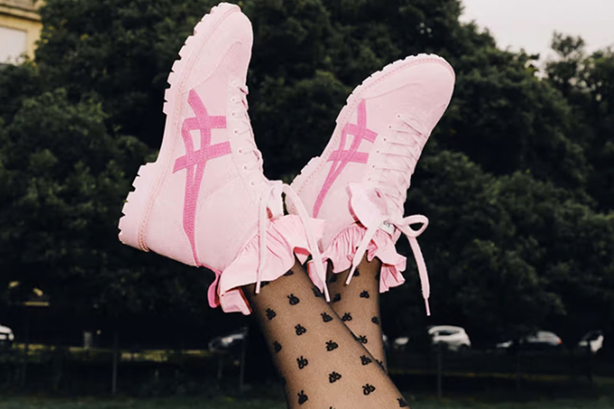 Kolaborasi Sneaker dan Alas Kaki Terbaik tahun 2024 12 Hypebae Best, Kolaborasi Sneaker, Alas Kaki, New Balance, Asics, Loewe, On Running, Nike, Supreme, Miu Miu, Timberland, Solomon