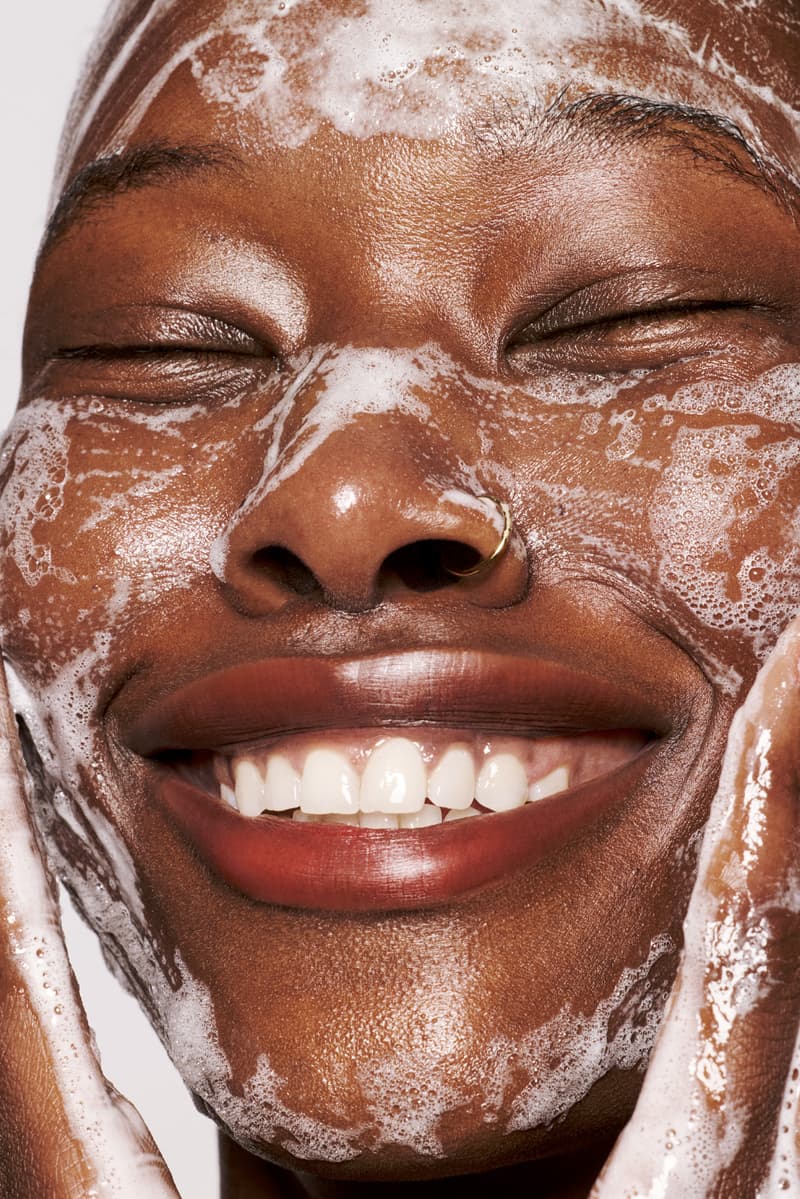 rihanna washing her face with the new fenty skin cherry dub pore purify'r gel cleanser, skincare, beauty