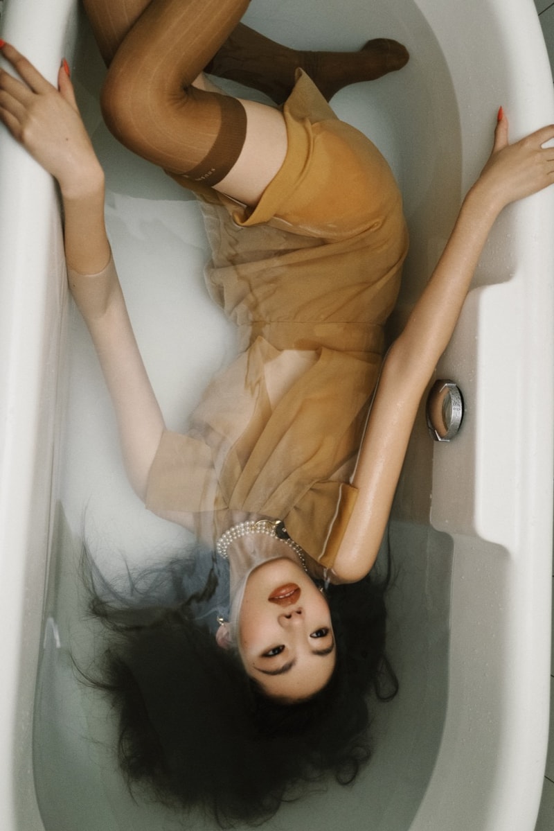 shushu tong beige brown dress girl bath tub spring summer collection