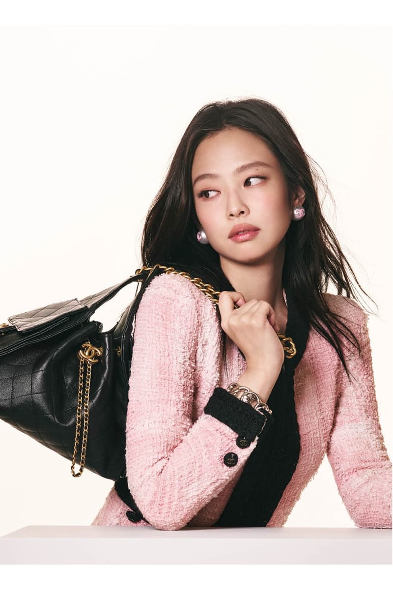dua lipa holding chanel handbags leather gold chains jewelry jennie blackpink 