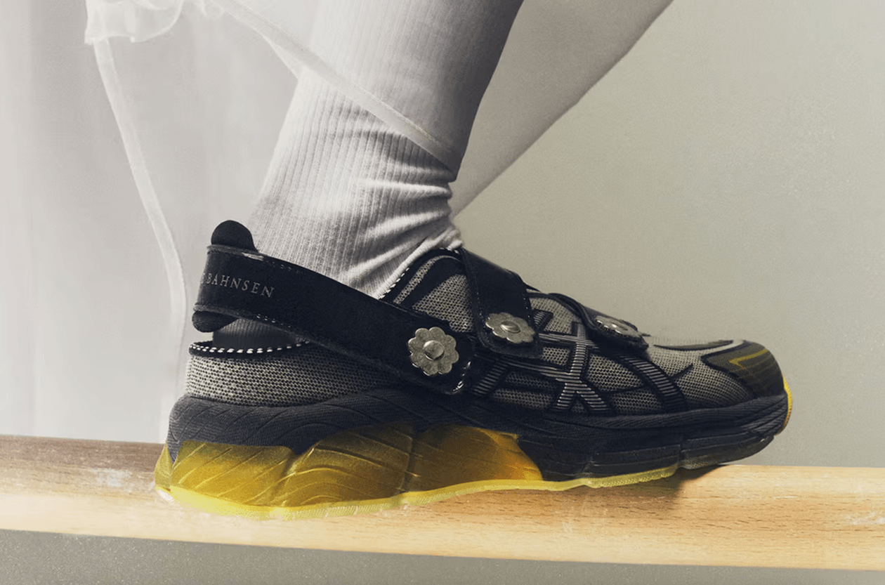 Kapan Mary Janes kembali? 3 Mary Janes Sneakers Sepatu Balet Flats Wanita ugg Ambush Cecilie Bahnsen Sandy Liang ASICS