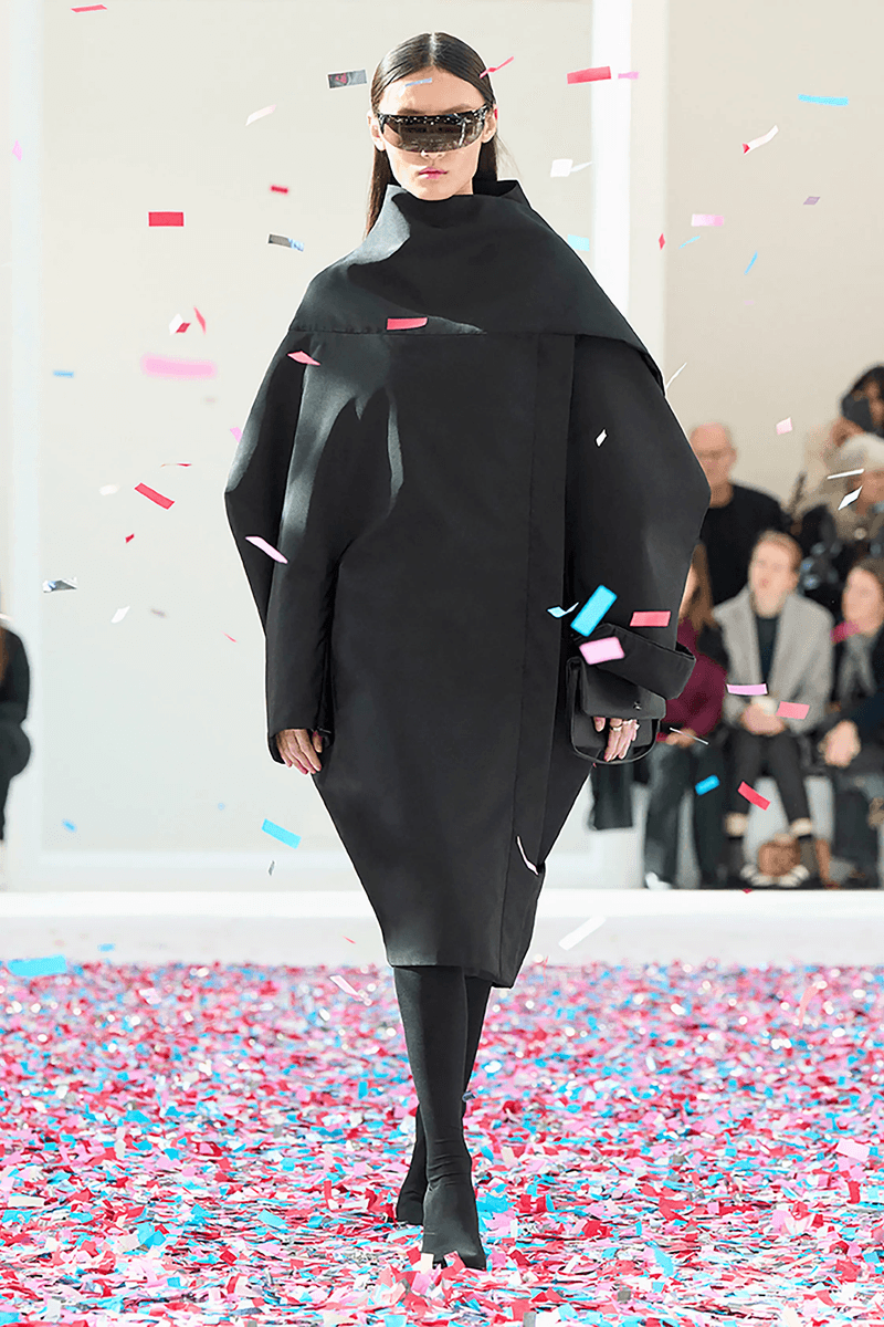 Courrèges, Paris Fashion Week, Fall/Winter 2025, Runway, Paris, Cuff Bags,  Nicolas Di Felice