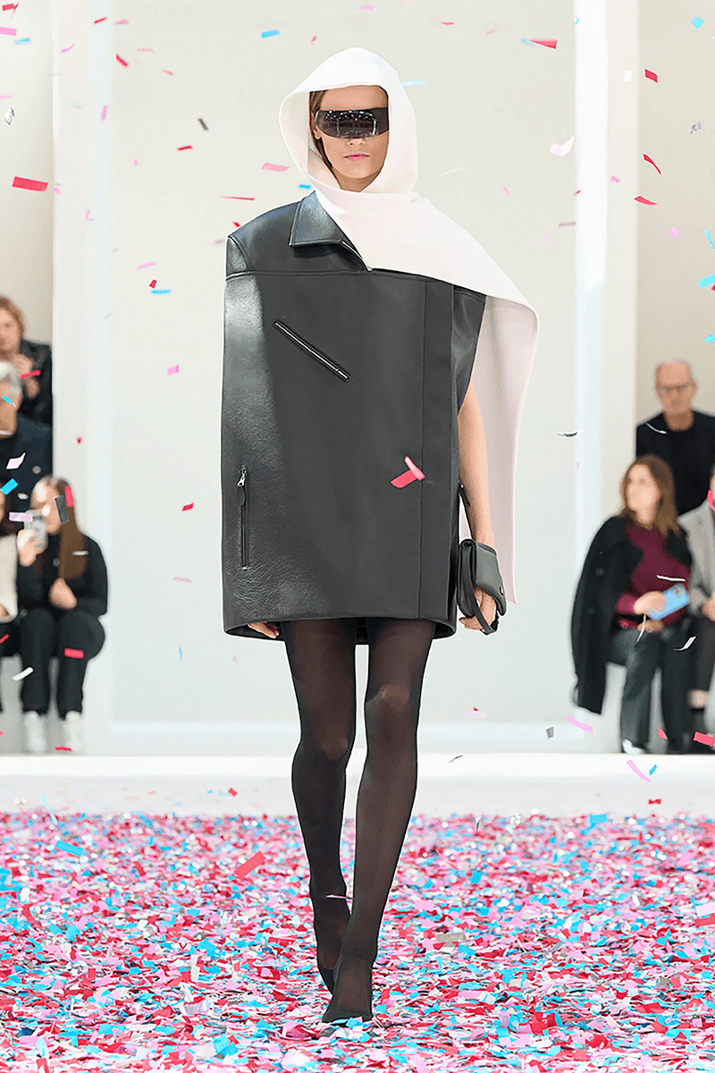 Courrèges, Paris Fashion Week, Fall/Winter 2025, Runway, Paris, Cuff Bags,  Nicolas Di Felice