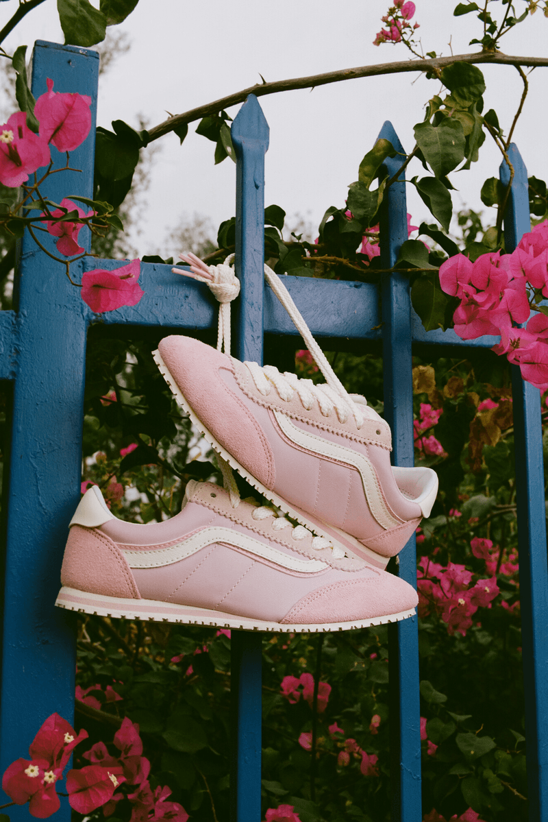 vans super lowpro shoe sneaker runners runner running new unboxing video 1980s 1970s 80s 70s sport athletic line sporty style closer look serio racing red sepia rose black fairway green marshmallow