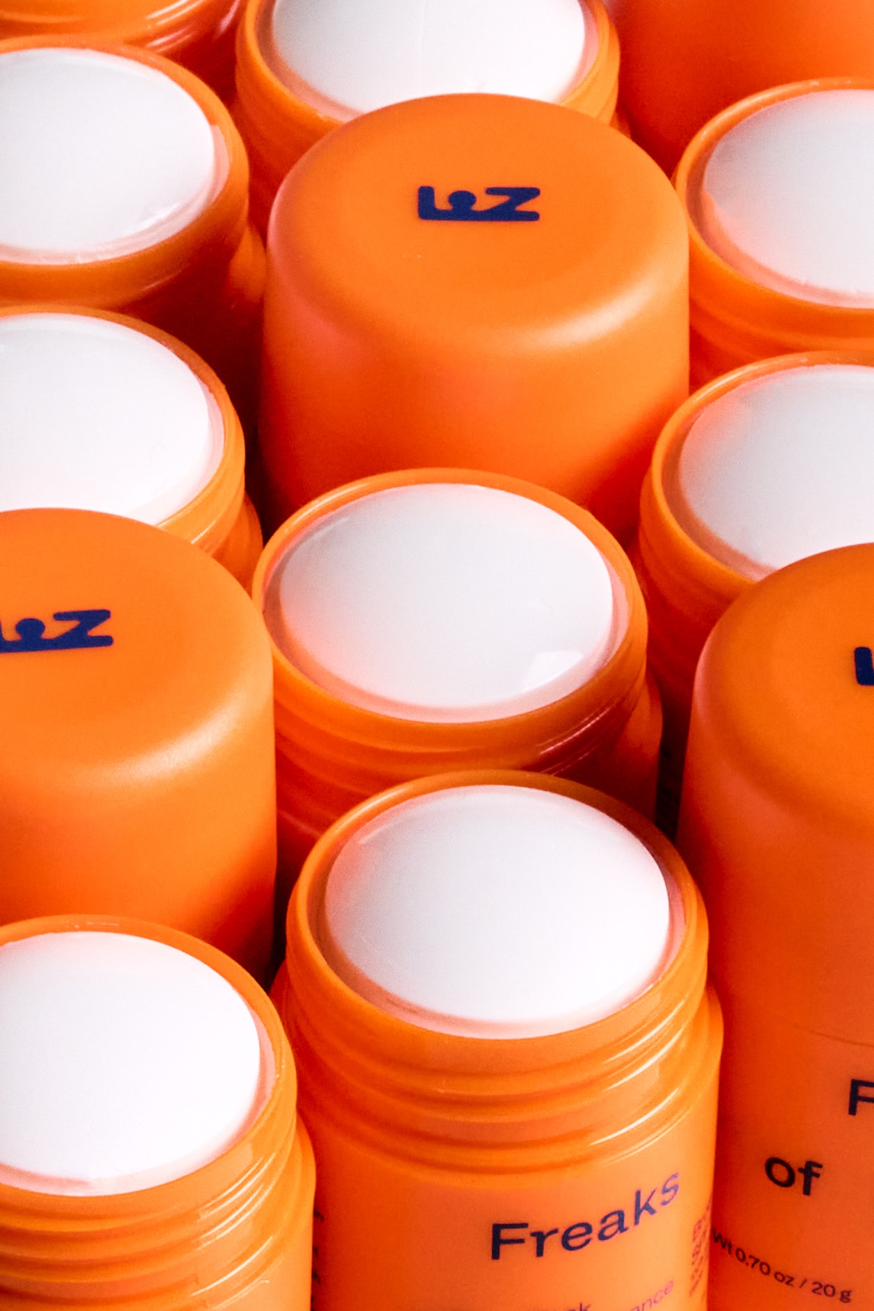 kelly slater applying sunscreen, freaks of nature sun care, beauty, skincare, surfing