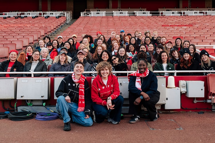 Arsenal Women Team Up with Dykes Who Hike for a Landmark Walk