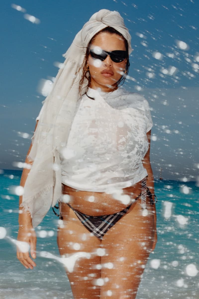 burberry swimwear summer rosie huntington whiteley alva claire bikini beach pool sea