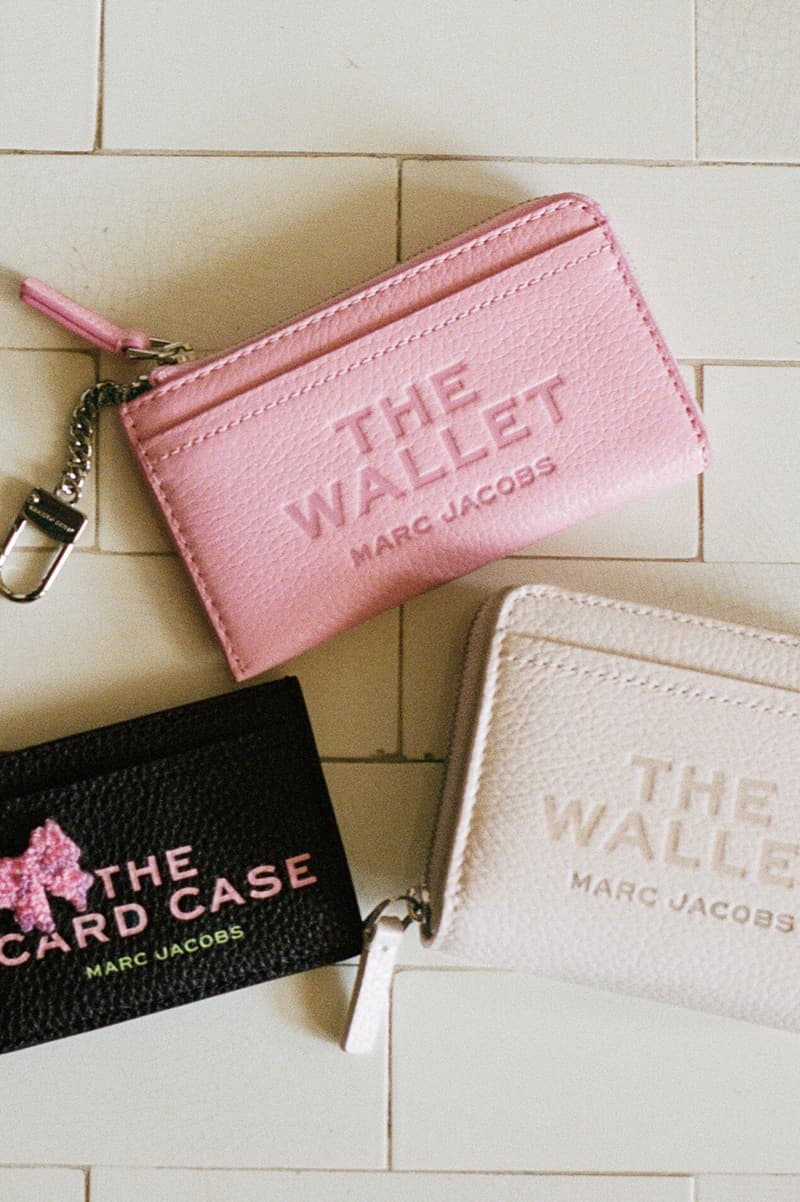 nara smith marc jacobs mothers day daughter baking kitchen bags 