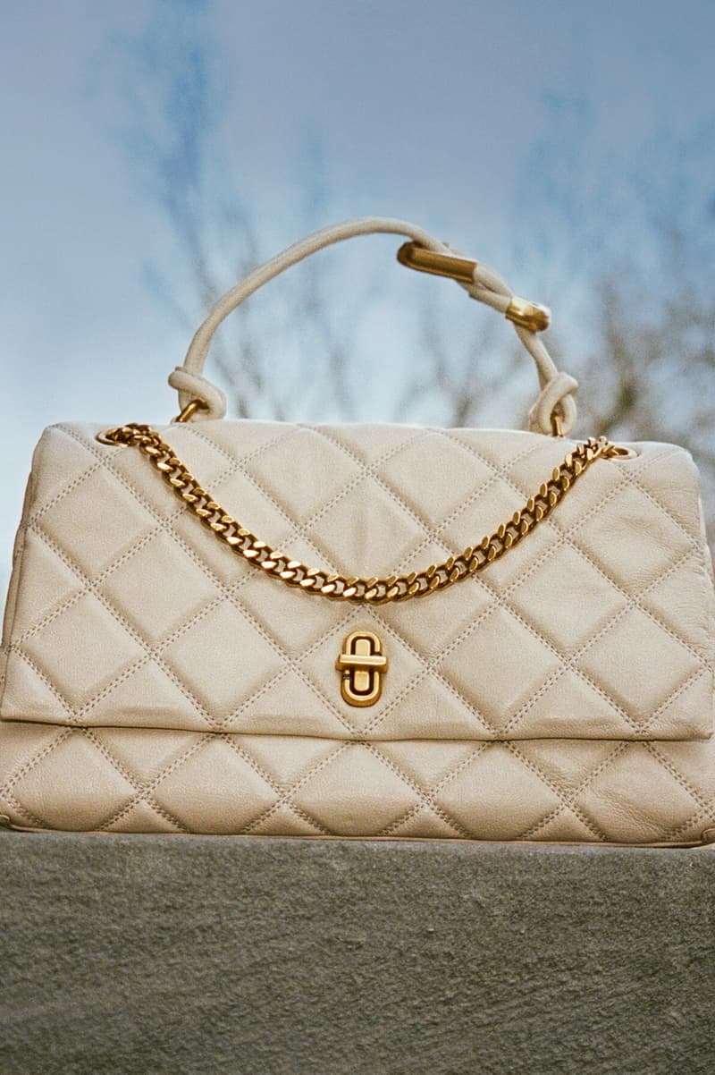 nara smith marc jacobs mothers day daughter baking kitchen bags 