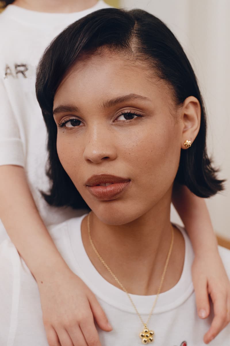 nara smith marc jacobs mothers day daughter baking kitchen bags 