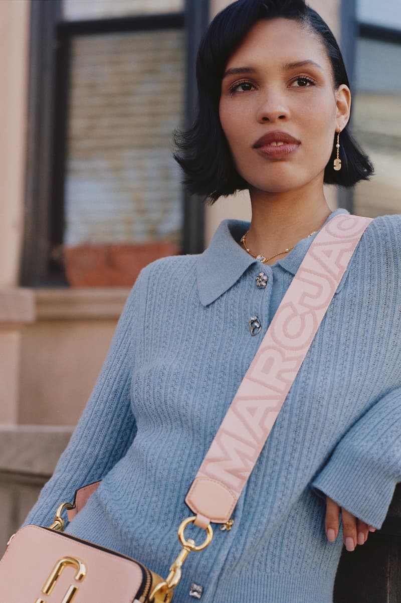 nara smith marc jacobs mothers day daughter baking kitchen bags 