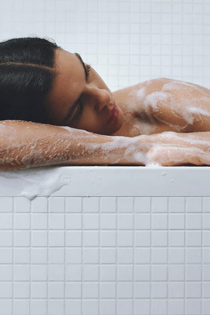 woman in bathtub, byredo new scents blanche and coin laundry, perfume, candle, beauty