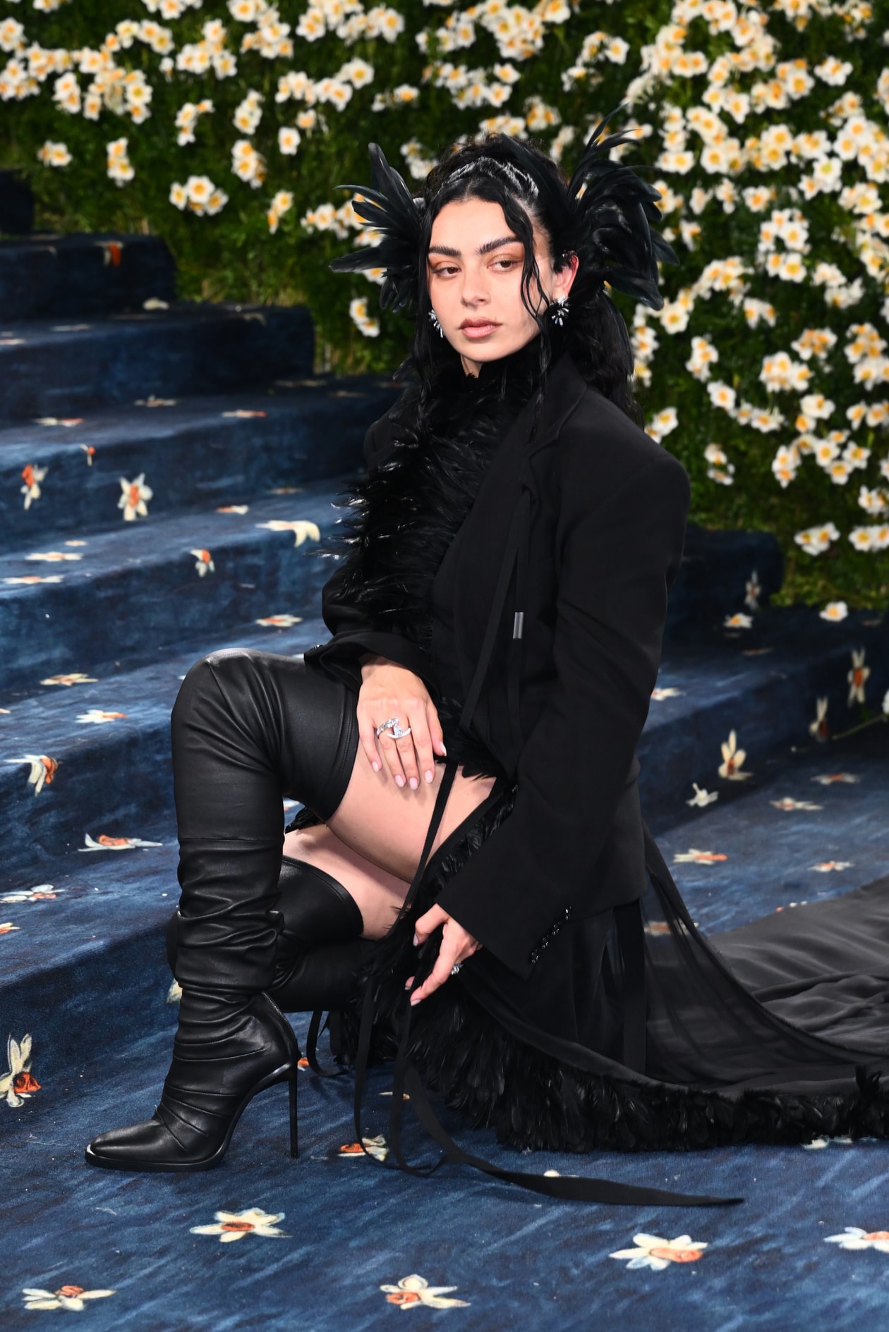 emma chamberlain met gala red carpet tailoring blonde woman body 