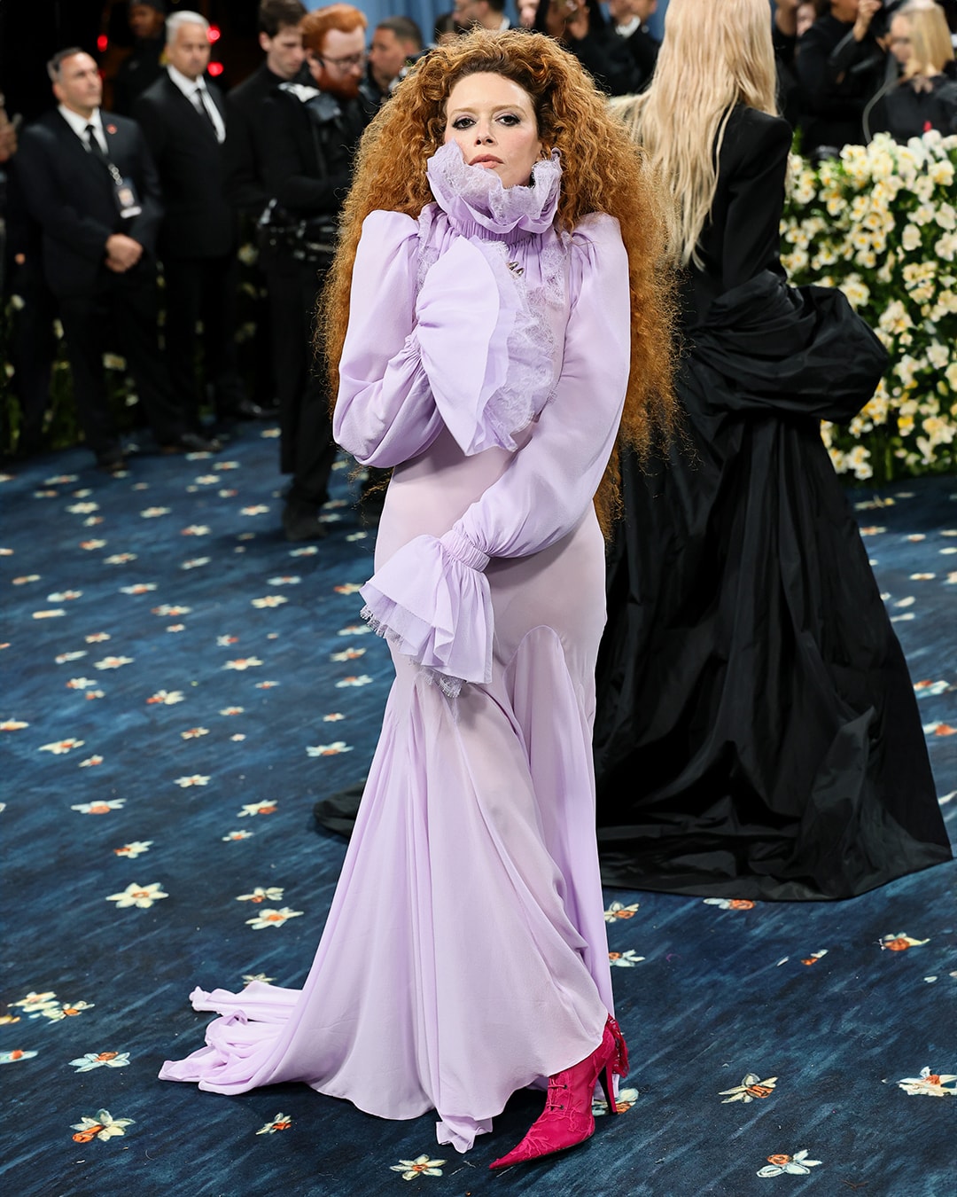 emma chamberlain met gala red carpet tailoring blonde woman body 